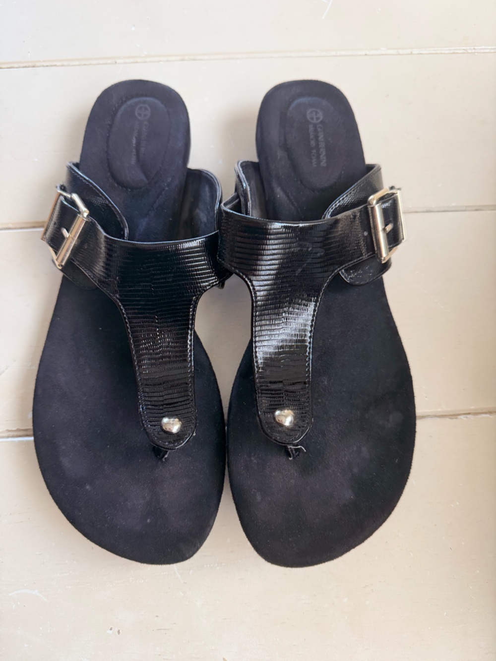Giani Bernini Black Thong Sandals with Buckle